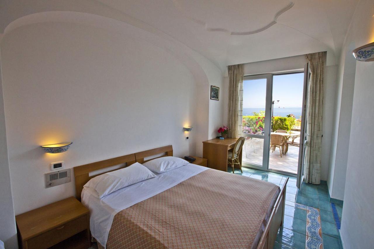 Hotel Don Felipe Ischia Bilik gambar